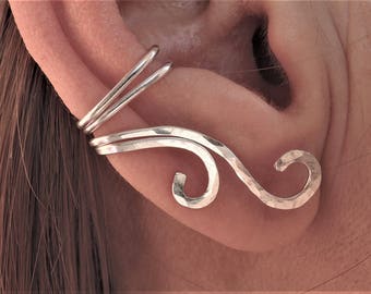 Silver ear cuff /wrap - Sterling silver 925 - Hammered ear cuff - Curl ear cuff / crawler / climber - Elegant wavy bohemian ear cuff