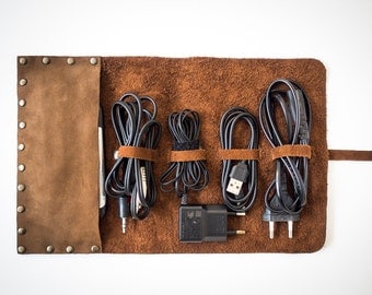 Personalized Handmade Leather Cord Wrap with Pocket, Leather Cable Organizer, Cord Roll, Cord Organizer, Grain Leather, Hand Stitched