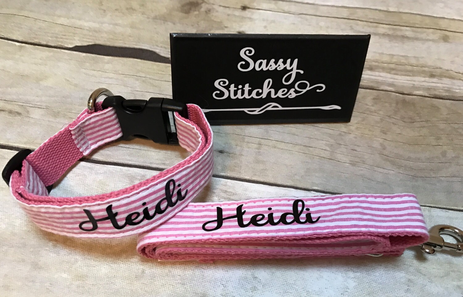 Dog collar and leash matching dog collar and leash