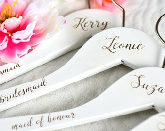 SET OF 4 White Wedding Hangers/Bridesmaid Gift/Bridesmaid Hanger/Personalized Hanger/Bridal Gift/Wedding Gift/Bride Hangers H04