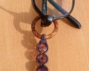 Eyeglasses holder or eyeglass necklace