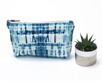 Essential Oil Bag in Shibori Tie-Dye Print. Essential Oil Pouch, Oil Travel Bag, Cosmetic Bag, Oil Storage Bag, Travel Case. Made in USA.