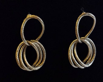 Vintage 1980s gold chain earrings. Big chain links. Wendyloo Vintage Collection.