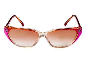 Guy Laroche vintage cat eye sunglasses, made in France in the 80s. 100% original never worn vintage cat eye glasses frame