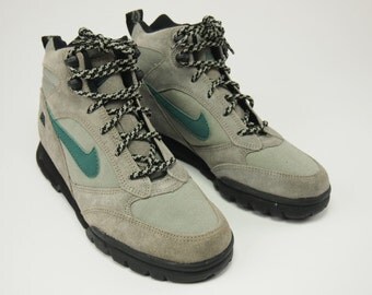 hiking boots nike womens