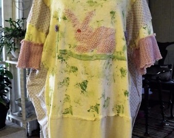 2-3X Easter Tunic/ Pink Bunny Tunic/ Splatter Painted Plus Size Top/ Appliqued Easter Tunic/ Sheerfab Easter/ Wearable Art/ Bunny Applique