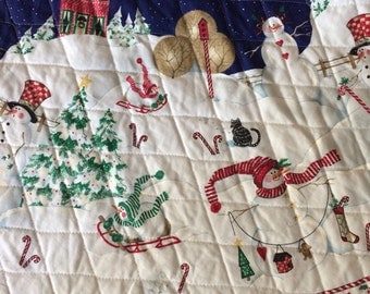 Vintage Daisy Kingdom Peppermint Hill Christmas Tree Skirt