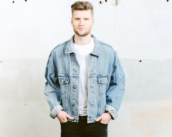 Oversized DENIM Jacket . Vintage 80s Men's Trucker Jacket Jeans Jacket Medium WASH Blue Denim Distressed Faded Stonewashed . size XL