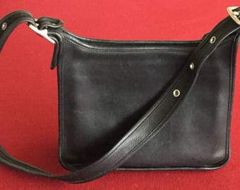 Cool vintage Legacy COACH Black Leather Croos Body Hobo Bag