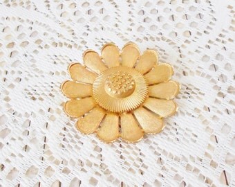 Huge Golden Flower Brooch Pin, Sarah Cov, Sunflower pin, Brushed gold, MOD, Flower Power, 1960's jewellery, Retro style, Statement piece