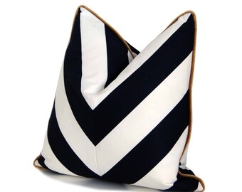 18" B&W Chevron Pillow with Gold Velour Backing