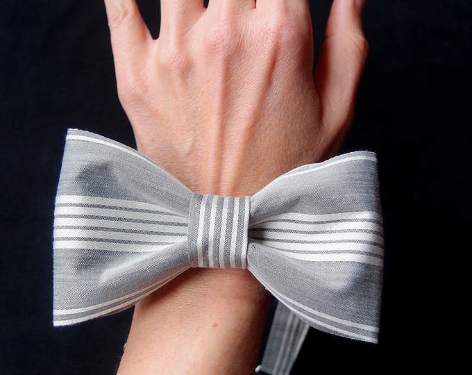 Gray Striped Mens Bow tie, Gray White bow tie, Elegant Bow Tie, Groom Bowtie, Groomsman bow tie, Classic Bow tie, Bow tie for him, Formal