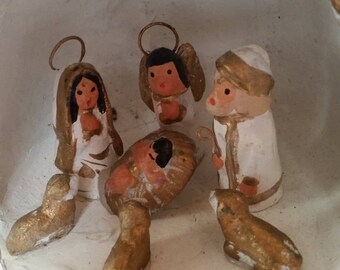 Vintage Nativity Mexican Folk Art Ceramic Creche 1980's White and Gold Modernist Miniature Nativity Set In An Egg