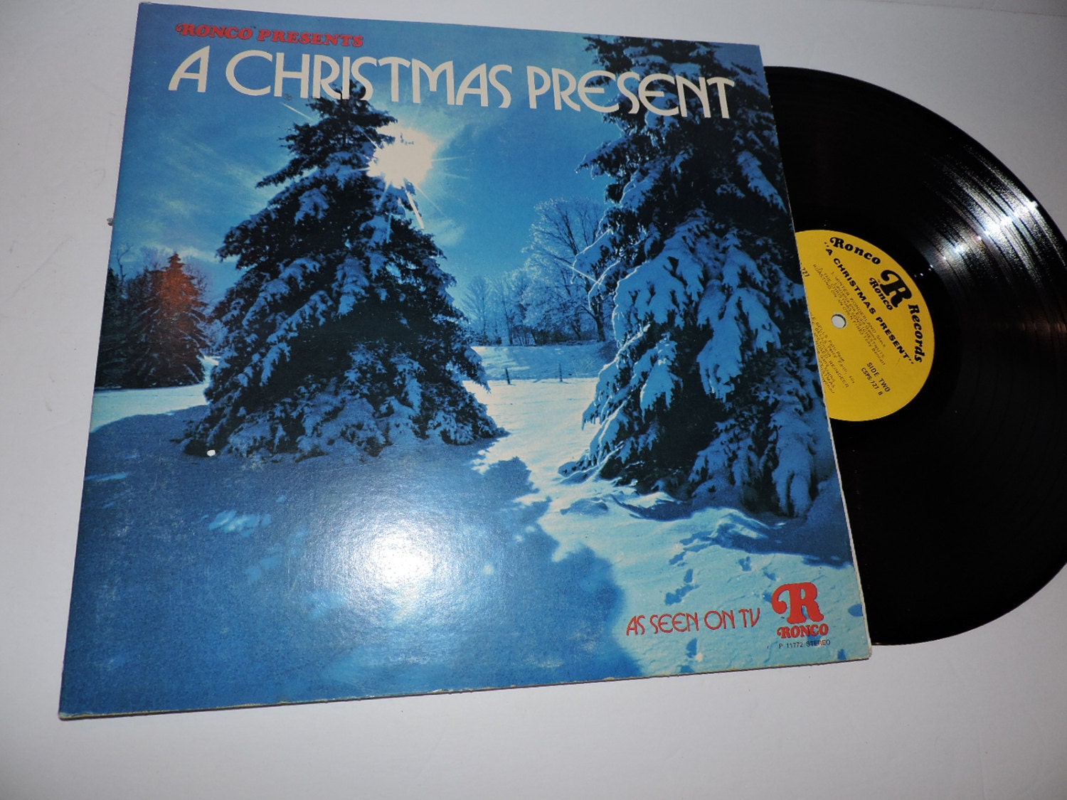 A Christmas Present Pop Up Record Christmas Music 12