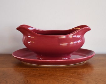 Shenango Pottery Gala Ware Maroon Gravy Boat Attached Dish, 1940s 1950s Fiestaware Style Cinnabar Burgundy China, Maroon Ceramic Gravy Dish