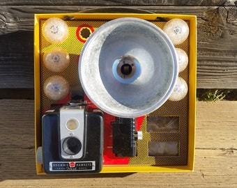 Kodak Brownie Hawkeye Flash Camera Outfit