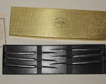 Vintage Steak Knives Knife Set Carvel Hall 6 Piece Mint in Box Stainless made in USA 8 Inch