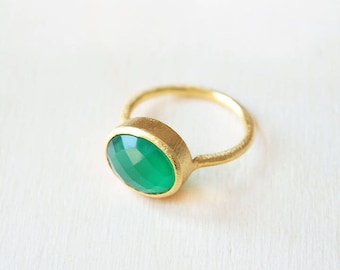 Green Onyx gold ring, Green ring, Green onyx gemstone jewelry, green gemstone ring, ring different sizes, gold ring with gem green onyx