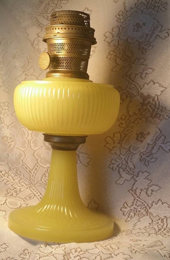 Aladdin 1930s Moonstone Yellow Oil Lamp Antique Vertique