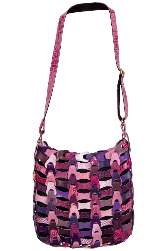 Style Aida. The smaller 32x30 cm. braided leather bag in