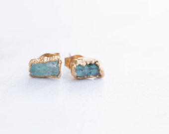 Emerald Earring, May Birthstone, Raw Crystal Earrings, Rough Emerald Earrings, Boho Earrings, Stud Earrings, Bridal Earrings, Green Earrings
