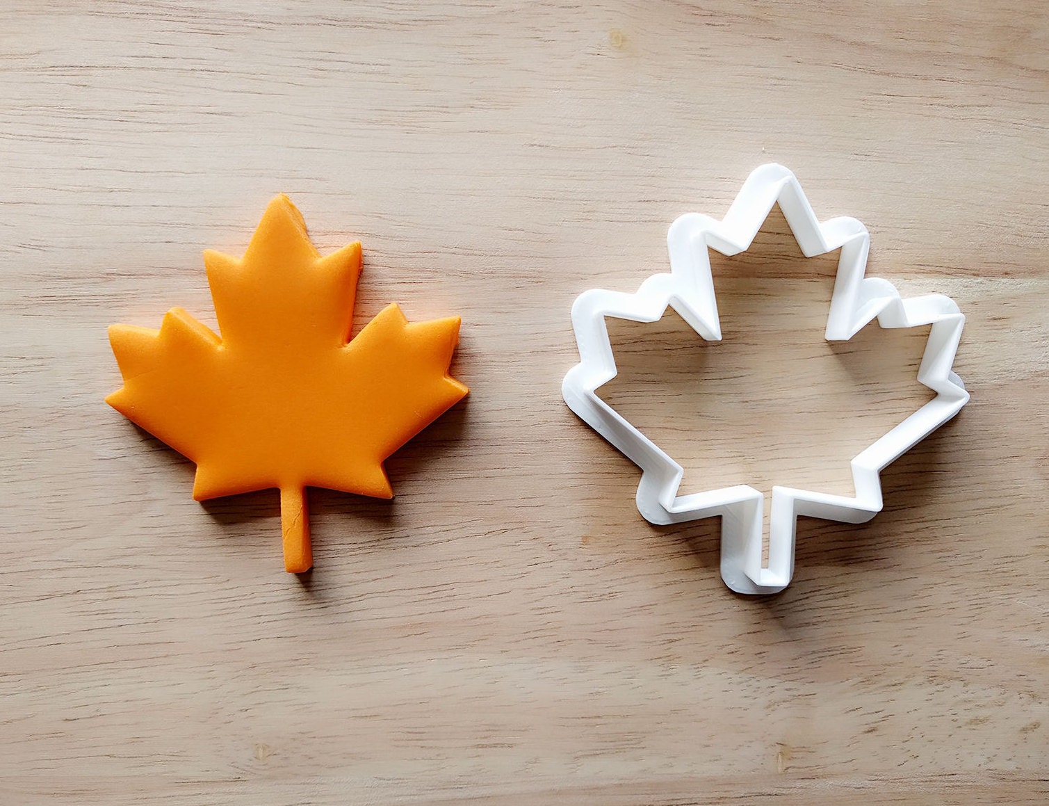 Maple Leaf Cookie Cutter Fondant Cutter Canada Cookie   Il Fullxfull.1225128537 B2bw 