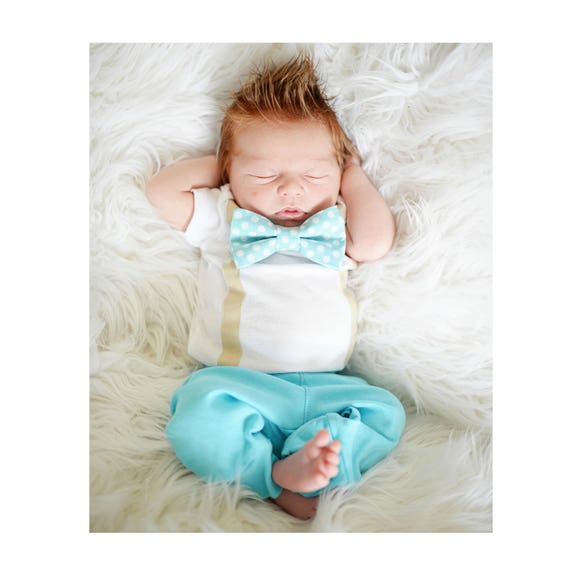 Baby Boy Coming Home Outfit. Newborn hospital outfit. Boy Coming Home Clothes. Newborn Boy Clothes. Newborn bowtie bow tie tie. Aqua chevron Il_570xn