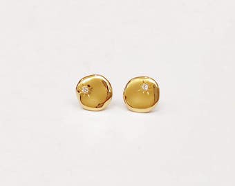Tiny Diamonds Stud Earrings, 14k / 18k Yellow Gold Earrings, Solid Gold Nuggets, Dainty Earring for Woman, Disc Earrings Minimal, Cloud