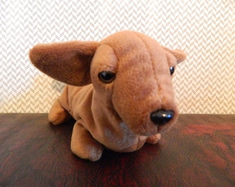 TY Brown Dachshund Dog Beanie Baby "Weenie" (B)
