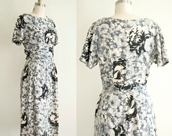 Vintage 1950s pencil dress . 50s grey and black floral print barkcloth wiggle dress . mad men hourglass . medium
