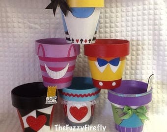 1 Large Alice In Wonderland Inspired Paper Mache Pot,Alice in wonderland centerpiece,Tweedle Dee Dum,Party Decoration,Baby Shower Decor,