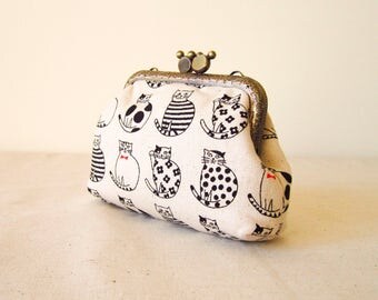 Frame Purse, Width frame 10 cm / 4'' , cat, pet, bridesmaid gift, white, girlfriend gift, mother's day gift, portamonete, kisslock, funny