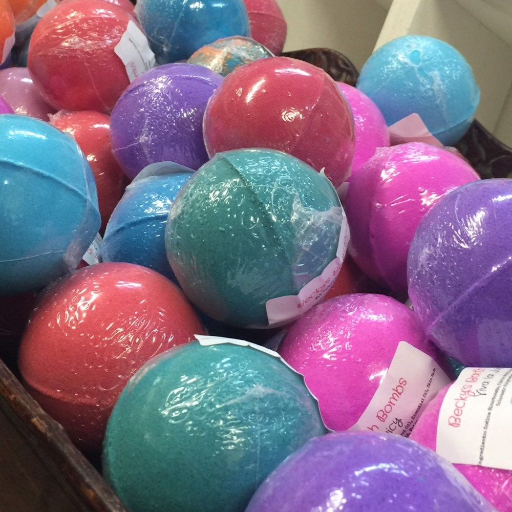 Becky's Bath Bombs and Embed Supply by BathBombEmbedSupply on Etsy