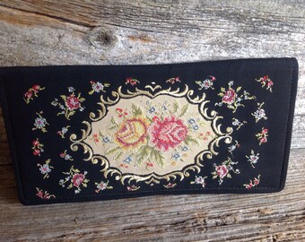 Vintage Needlepoint Floral Clutch w/mirror vintage/clutch/needlepoint/embroidered