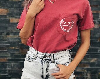 Delta Zeta Comfort Colors Laurel ΔΖ Unisex Pocket T-shirt