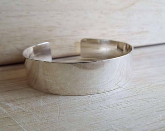 Sterling silver cuff bracelet. Free delivery in the UK. Hand made in Scotland.