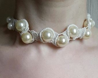 NECKLACE white MACRAME with pearls