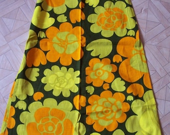 Vintage - Maxi dress dress - skirt - textiles with cheerful bright colors - 100 cm - length 70s