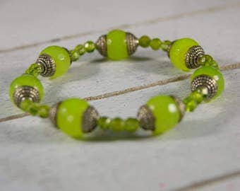 Peridot and Pewter Stretch Bracelet / Peridot Bracelet / Peridot Beads / Peridot Faceted Beads / Handmade Bracelet / Stretch Bracelet