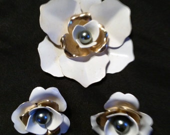 Vintage Sarah Coventry Flower Brooch & Earring Set