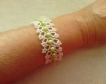 Tatted bracelet Wheatear