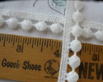 Soft White Pom Pom trim 13MM 1/2" flat pom poms boho bobbin lace retro yards yardage edging insert Tatted look flat circle trim