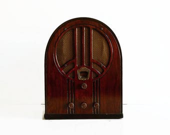 vintage 1930s Philco tube radio model no. 60B cathedral