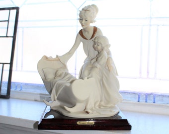 Large Giuseppe Armani Figurine Another New Arrival Mother and Children 1990 0753-F