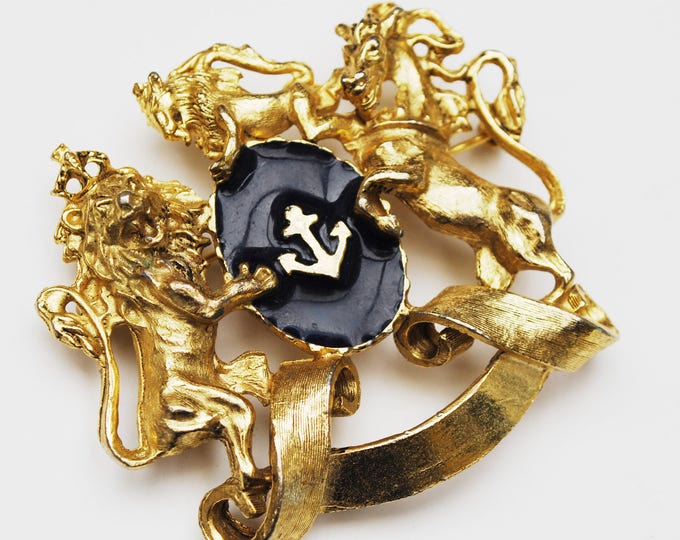 Royal Crest Brooch - Signed Tanncer -Gold metal - Blue enameling - Lion Horse - Anchor - Coat of Arms