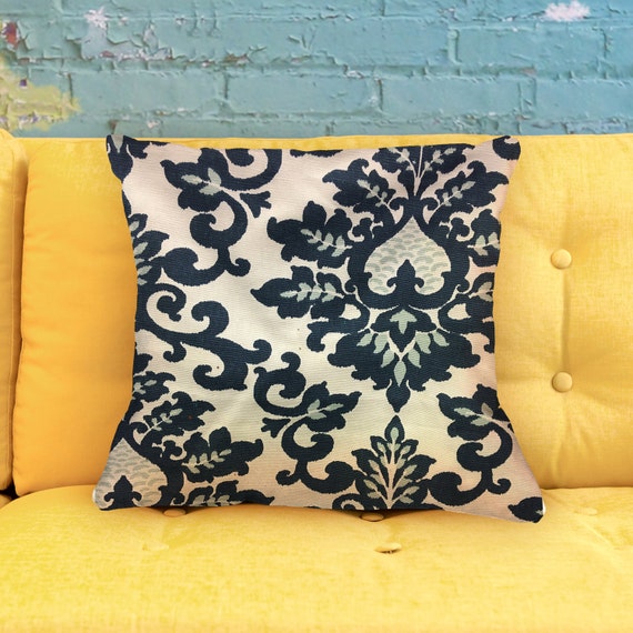 delis deluxe pillow protector