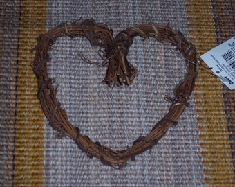 6" heart-shaped grapevine wreath,natural craft piece,embellishment,florals,crafting,rustic,country