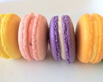18 assorted French Macarons
