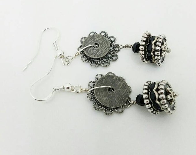 Black long earrings/Black dangle earrings/Black boho earings/Silver black earrings/shiny black earrings/Black long dangle earrings