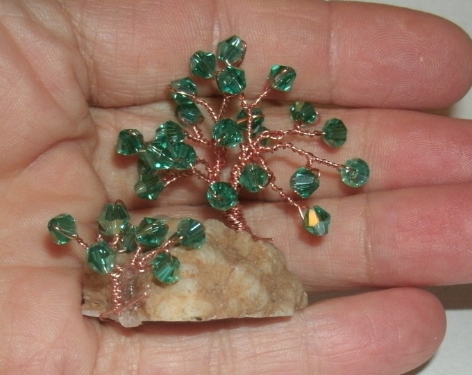 Mini Tree on Geode,Tiny, copper wire, less than 2" tall, miniature tree gift, fairy garden decor, crystal beads, deep green, Miniatures